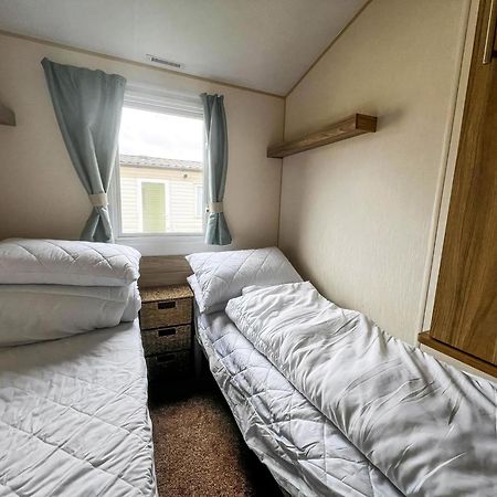 Lund Lovely 6 Berth Caravan For Hire At Barmston Beach Holiday Park Ref 62062Hc מראה חיצוני תמונה