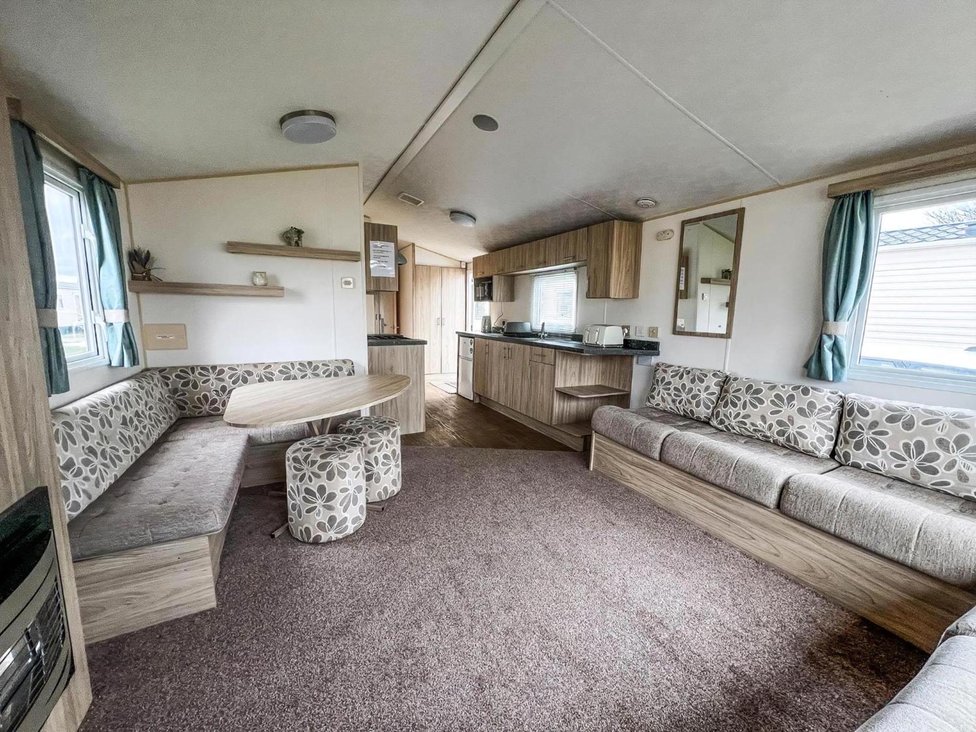 Lund Lovely 6 Berth Caravan For Hire At Barmston Beach Holiday Park Ref 62062Hc מראה חיצוני תמונה